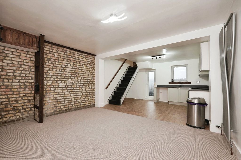 Property photo 3 of 24 Picture No. 33