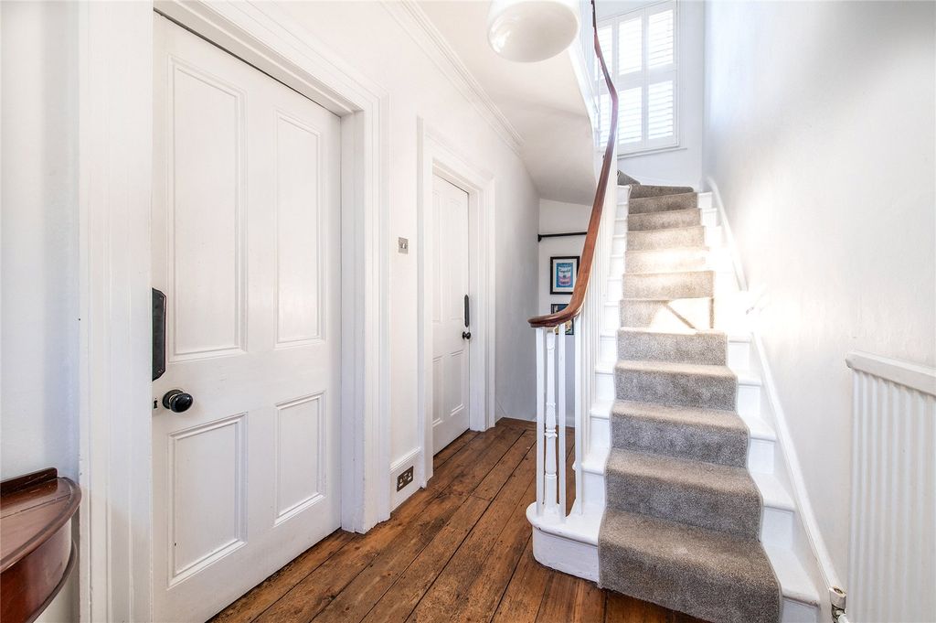 Property photo 2 of 33 Picture No. 14