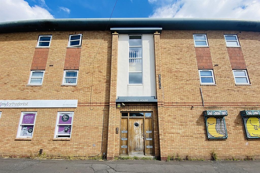 Property photo 1 of 14 Outside