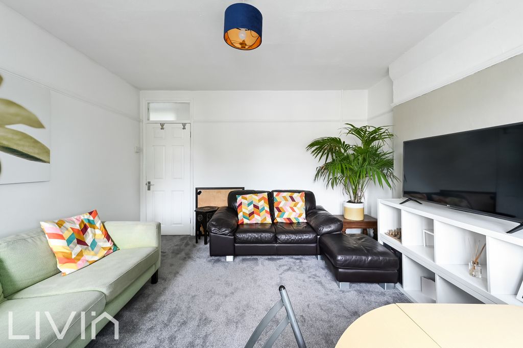 Property photo 3 of 15 4