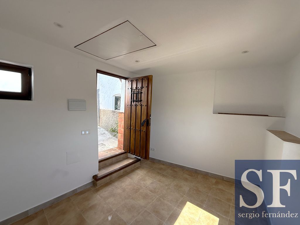 Property photo 3 of 11