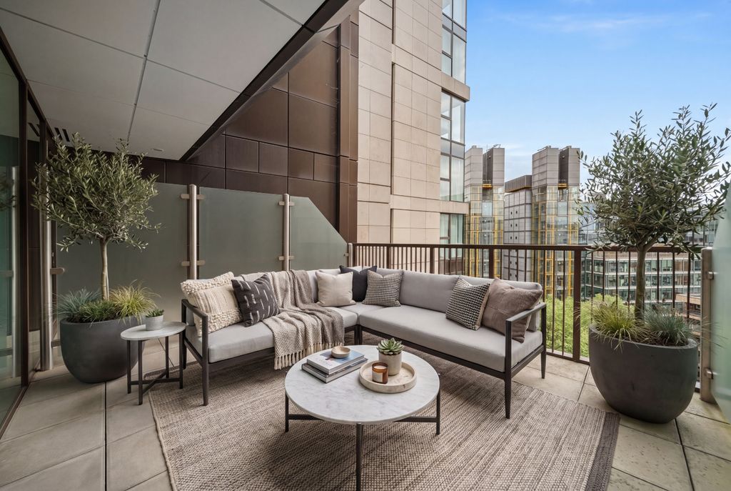 Property photo 2 of 7 Paddington Gardens C11012.Jpg