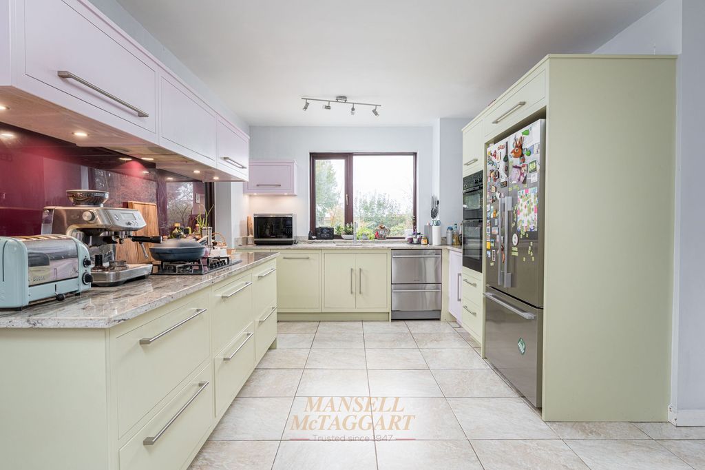 Property photo 2 of 38