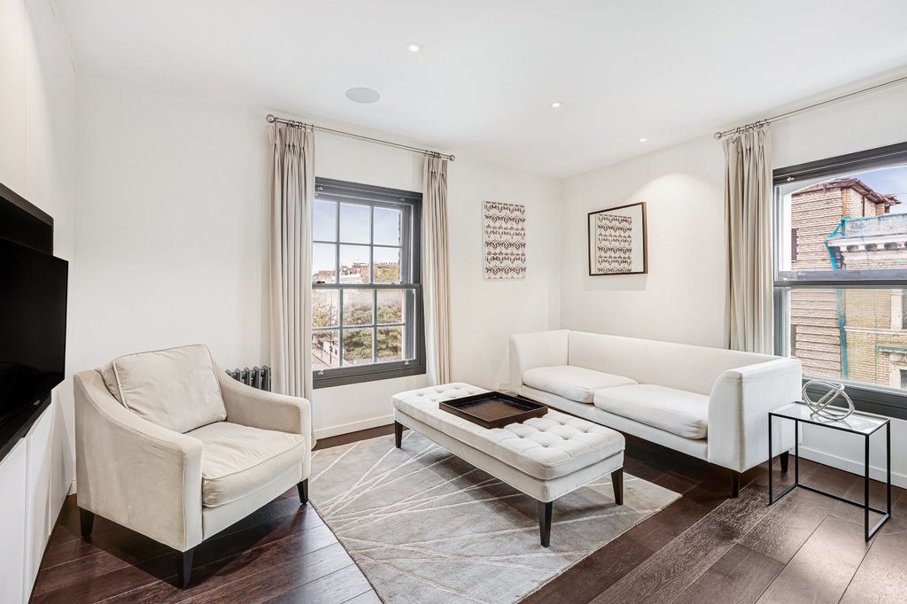 Property photo 2 of 10 Reception