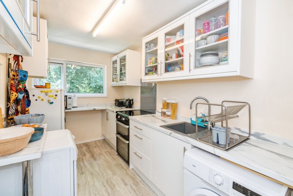 Property photo 3 of 8 Pbox-Img.Jpg