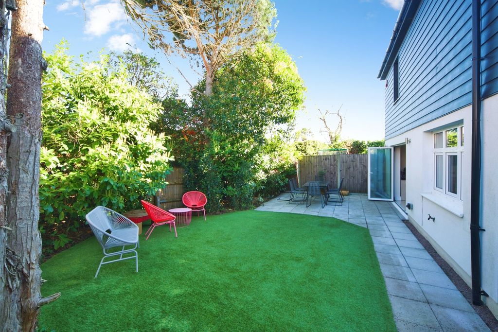 Property photo 2 of 19 Pbox-Img.Jpg