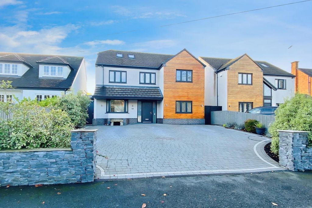 Property photo 1 of 27