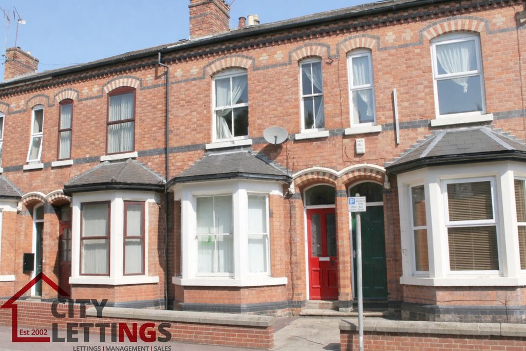 Property photo 1 of 6