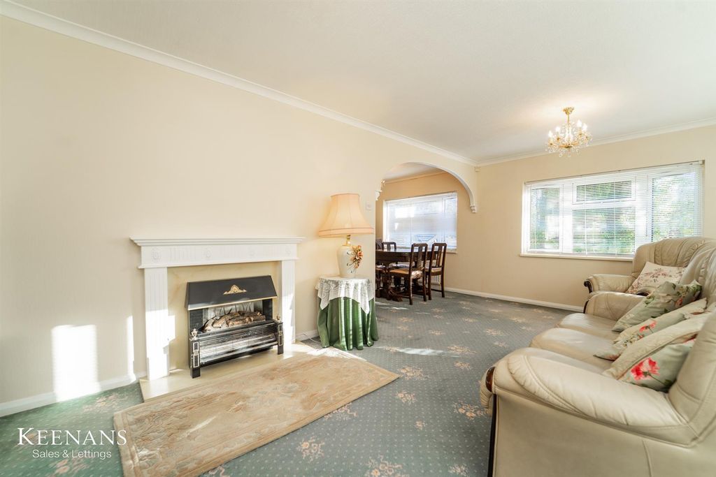 Property photo 3 of 35 New.Jpg