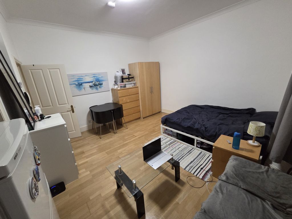 Property photo 2 of 5 Gallery