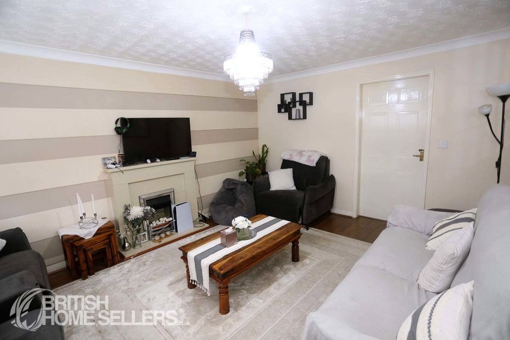 Property photo 2 of 17 Picture No. 05