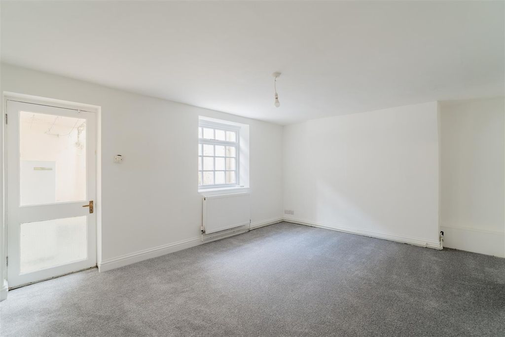 Property photo 3 of 7 Dsc06626-Hdr.Jpg