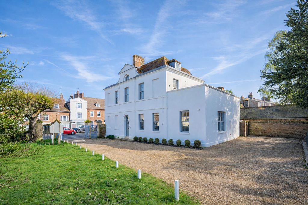 Property photo 2 of 3