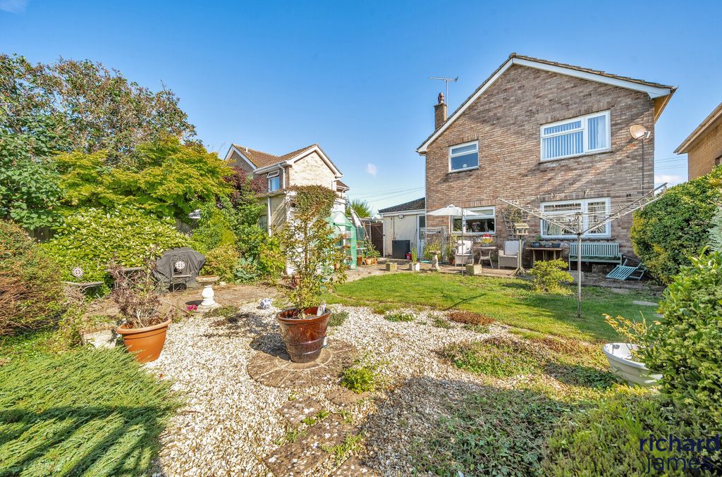 Property photo 1 of 11 E4Fd3Cfc-7191-489...