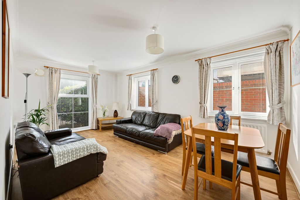 Property photo 2 of 8