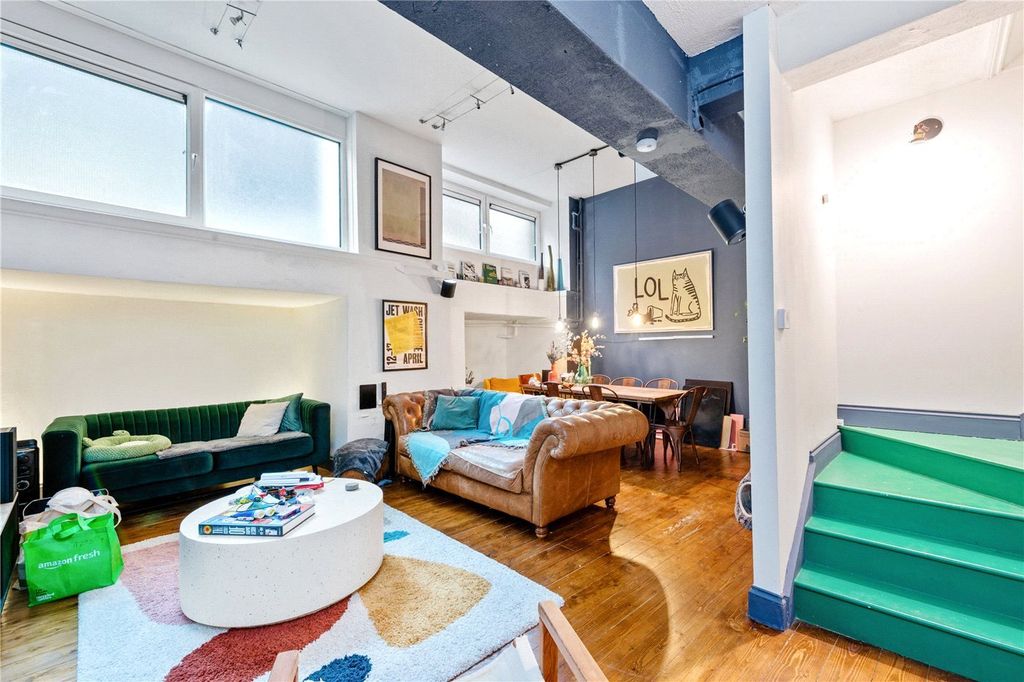 Property photo 2 of 12 Picture No. 24