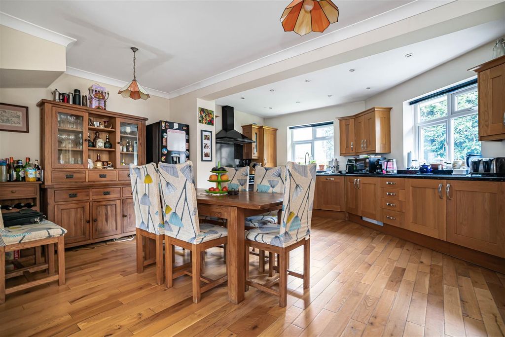 Property photo 2 of 51 2