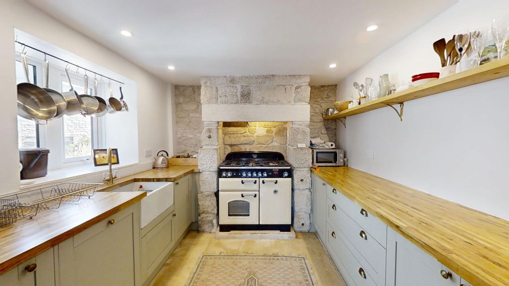 Property photo 3 of 17 Weston-Street-Portland-Dorset-UK-08142026_113055
