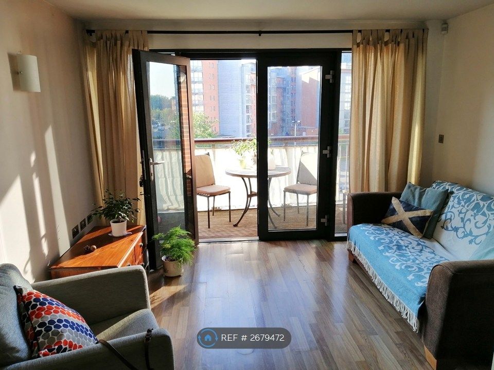 Property photo 1 of 12 Living Room