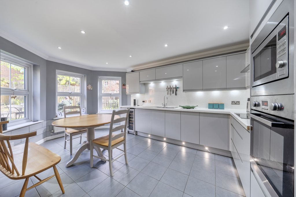 Property photo 2 of 13