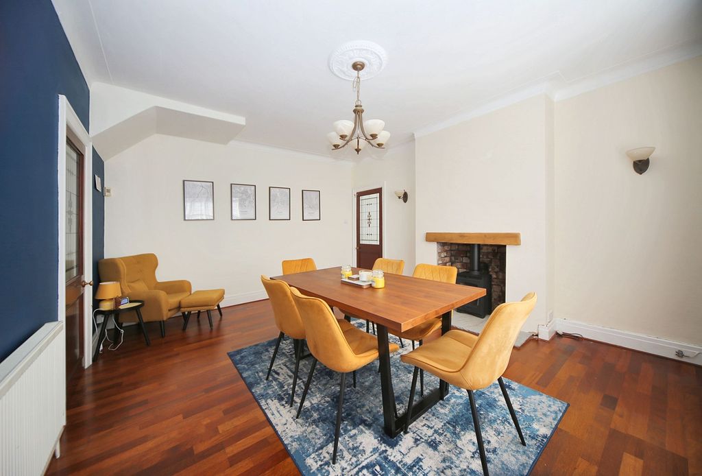 Property photo 2 of 26