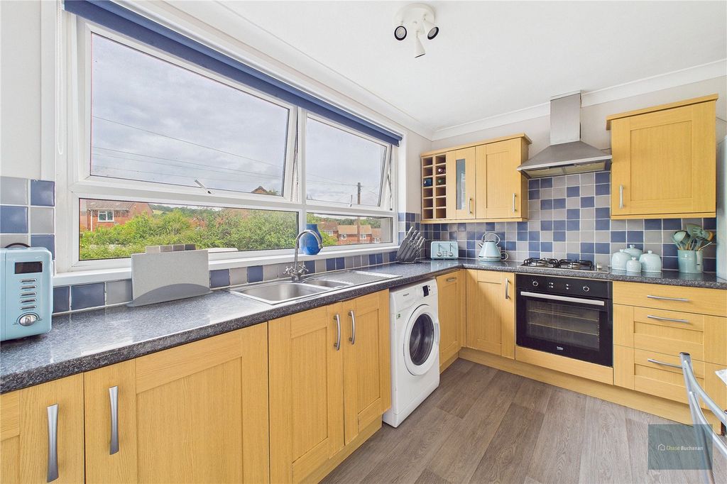 Property photo 3 of 6 Picture No. 04