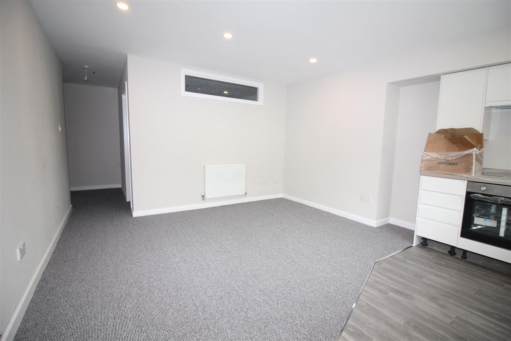 Property photo 2 of 4 Lounge.Jpg