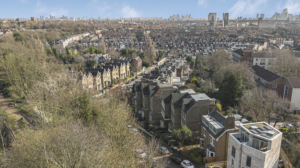 Property photo 2 of 20 Exterior