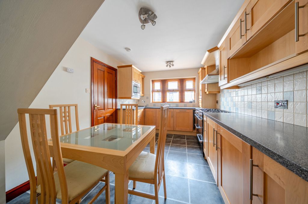 Property photo 3 of 22 1484899-14-6A4258...