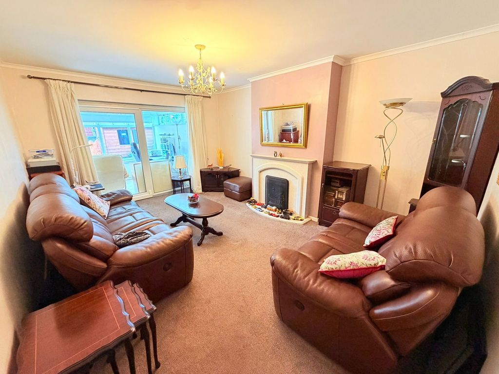 Property photo 2 of 25