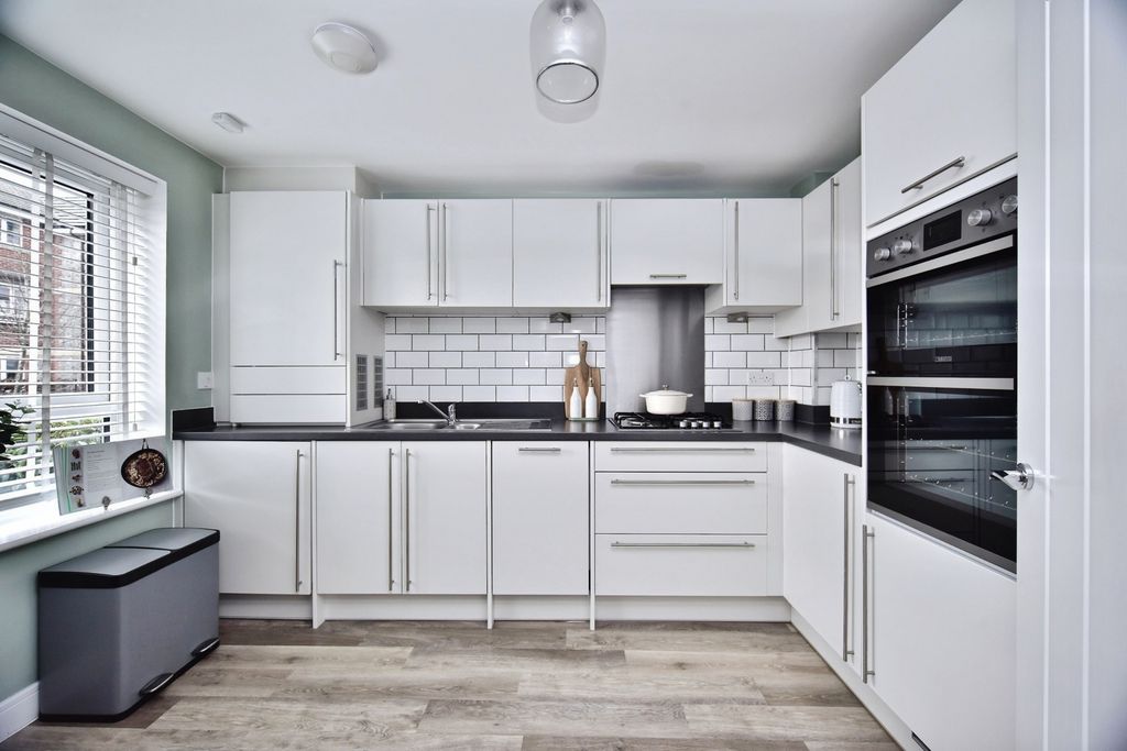 Property photo 2 of 19 Pbox-Img.Jpg