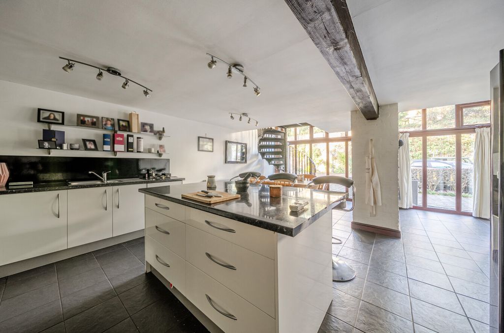 Property photo 3 of 22 1525579-2-6Abe247...