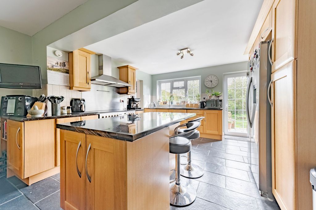 Property photo 3 of 29