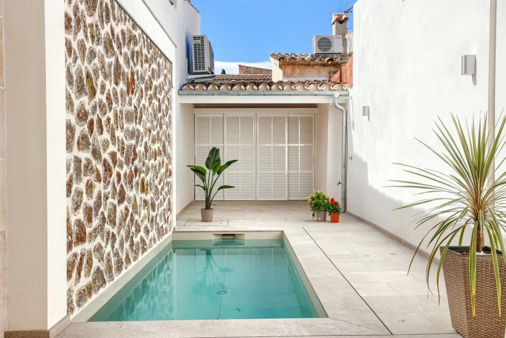 Property photo 2 of 20 Pool Area (3)