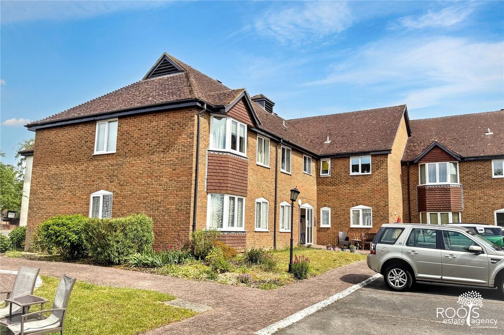 Property photo 1 of 7 Frontage