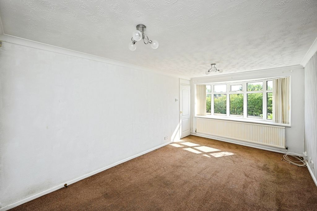 Property photo 3 of 17 Photo