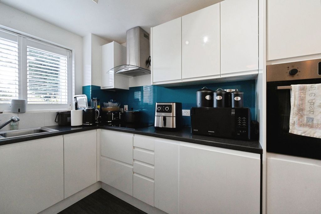 Property photo 3 of 13 Pbox-Img.Jpg