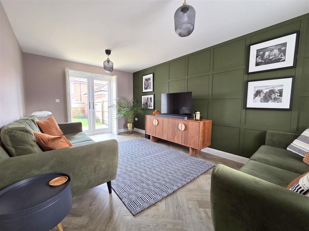 Property photo 2 of 17 Living Room