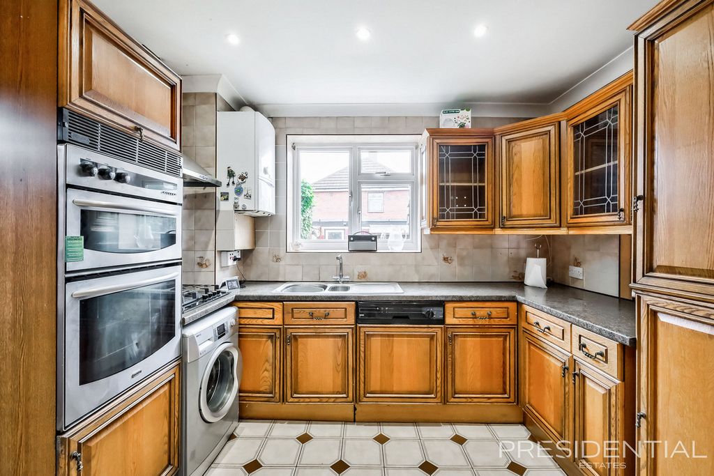 Property photo 3 of 24