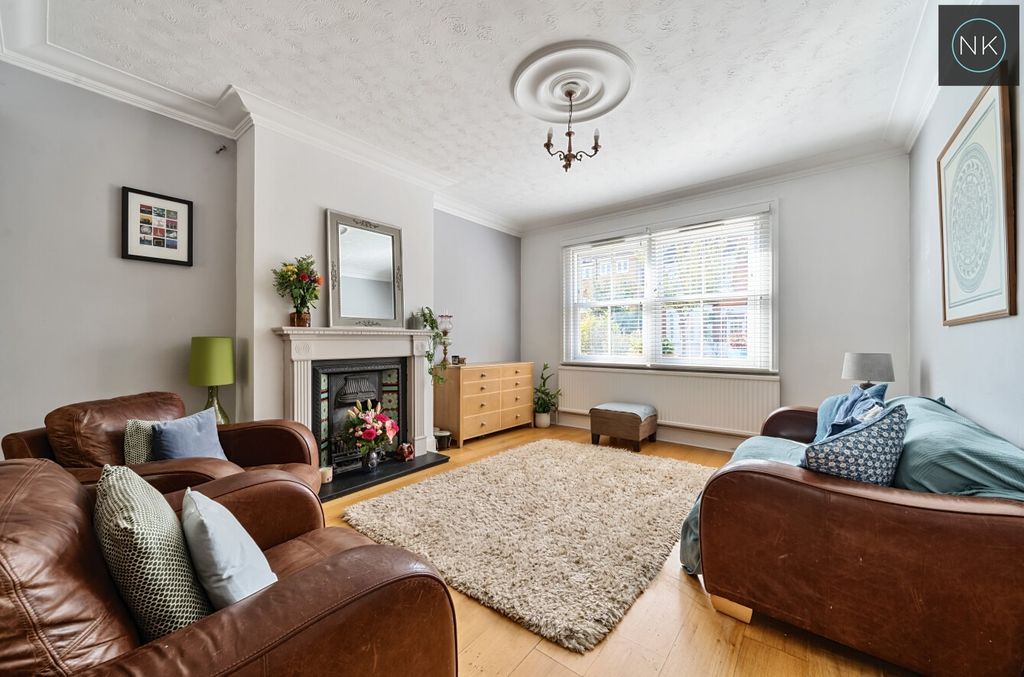 Property photo 2 of 22 3592125