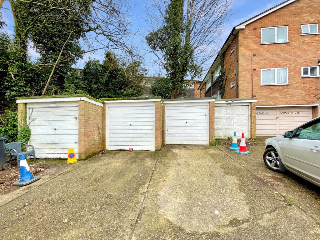 Property photo 1 of 2 3088070