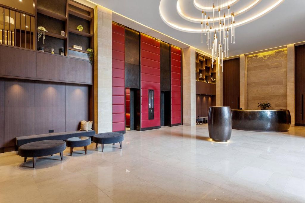 Property photo 2 of 20