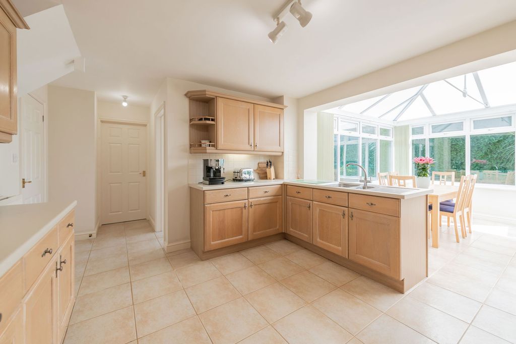 Property photo 3 of 30