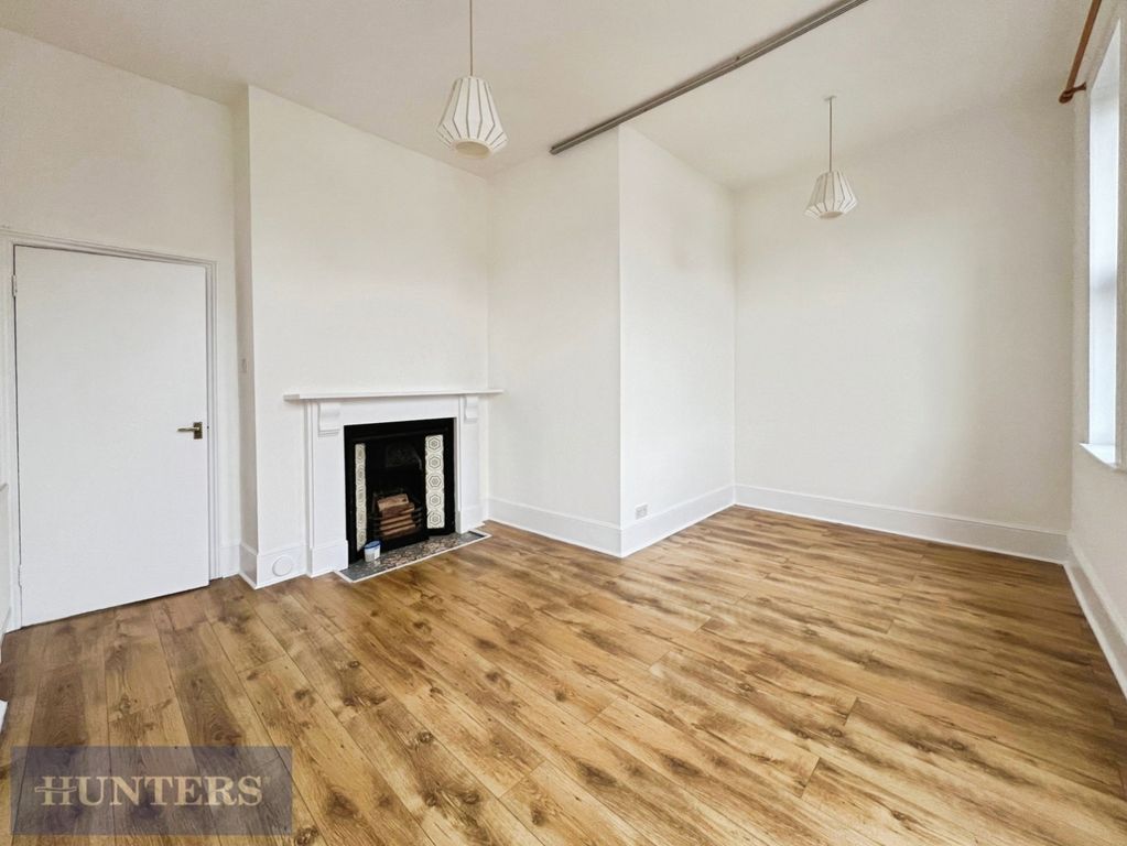 Property photo 3 of 7 Pbox-Living_Room-325056.Jpeg
