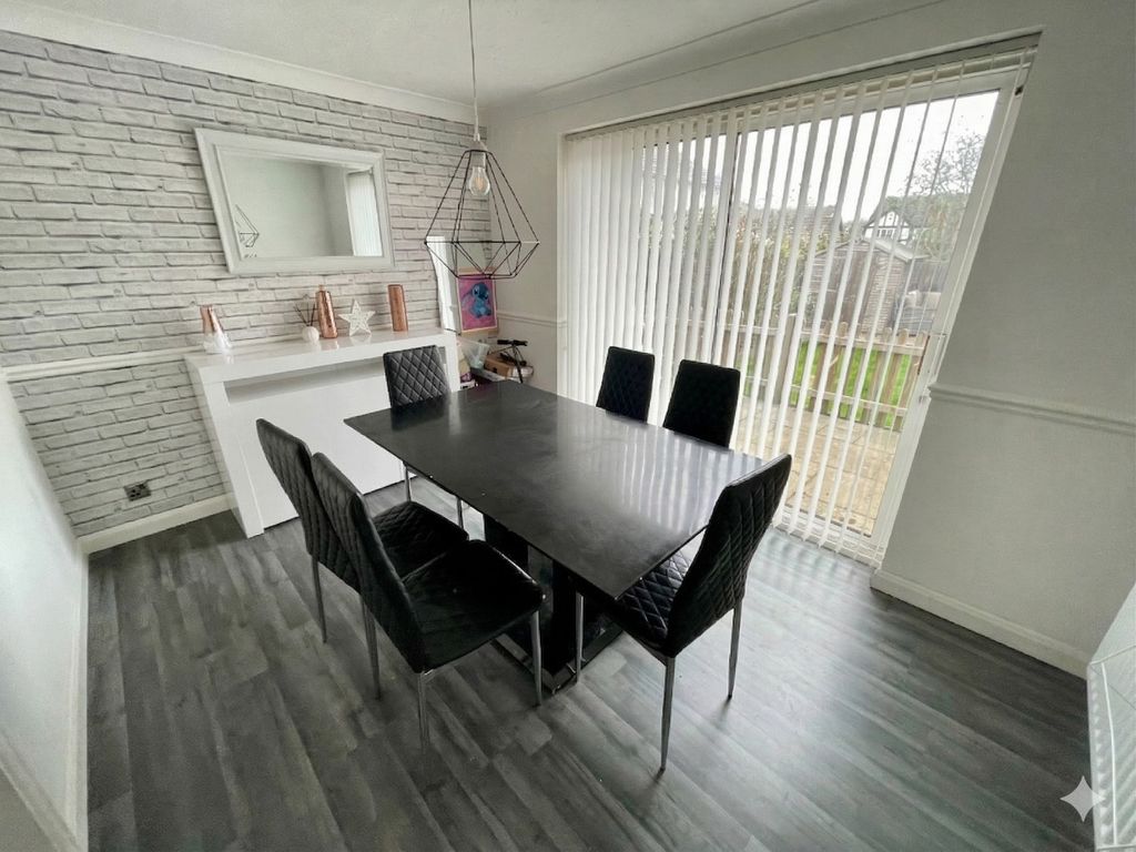 Property photo 3 of 12 5046132