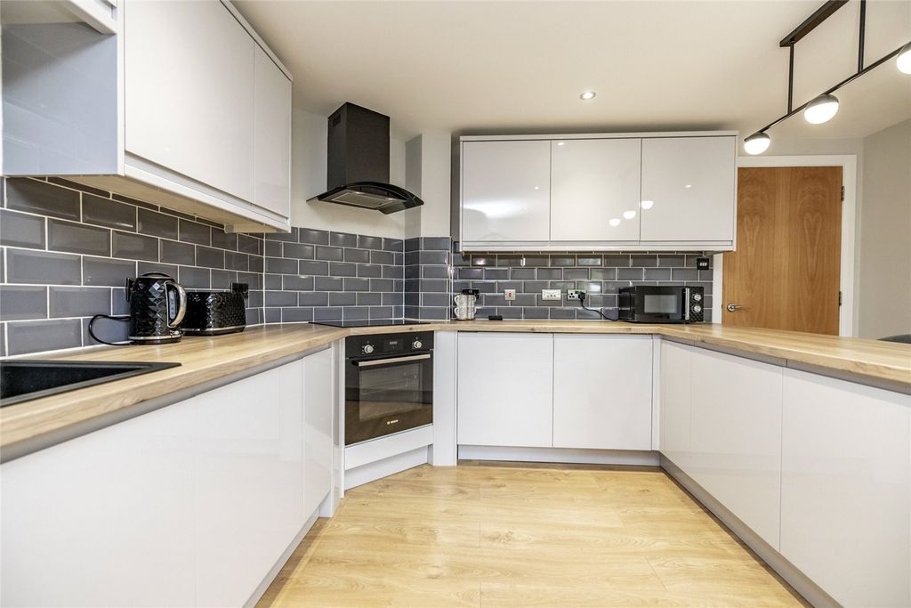 Property photo 3 of 11 Photo 3