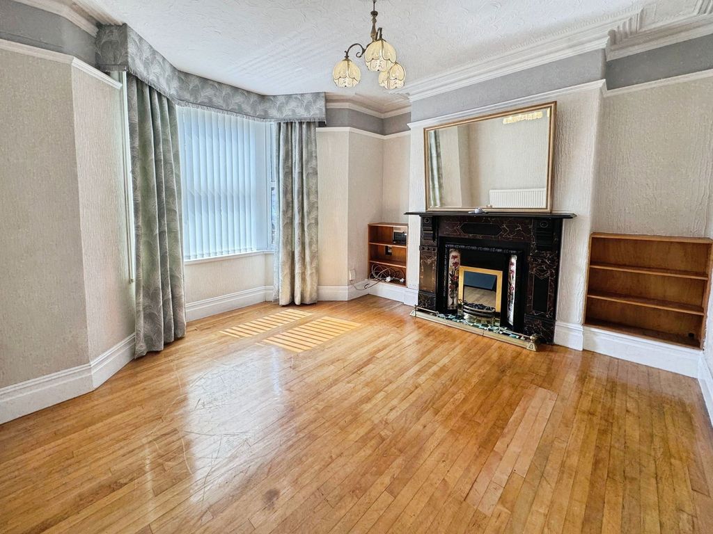 Property photo 2 of 25
