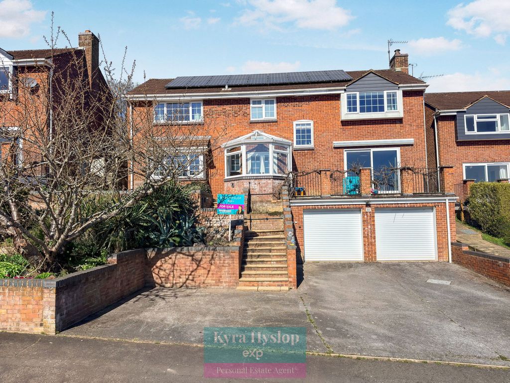 Property photo 1 of 31