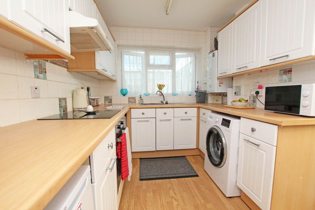 Property photo 3 of 21