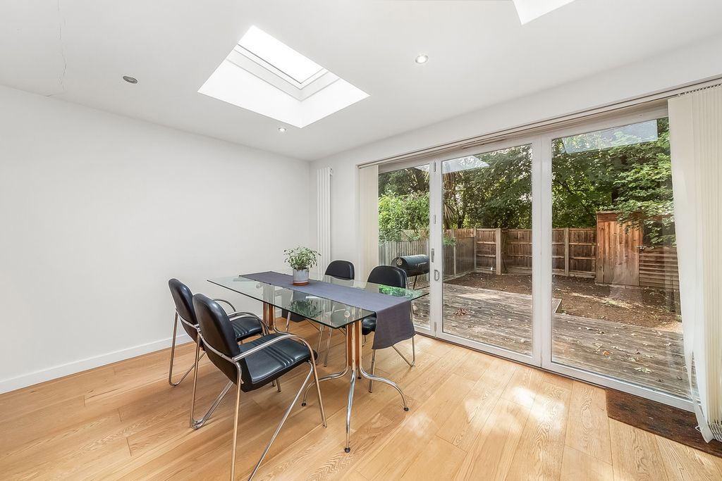 Property photo 3 of 12